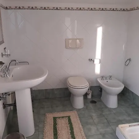 Couette-café Adriana 3*