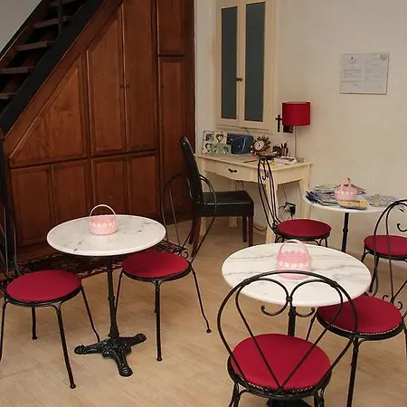 Couette-café Adriana 3*