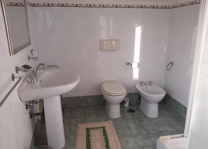 Alojamento de Acomodação e Pequeno-almoço Adriana 3*