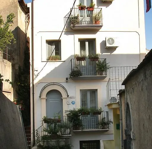 Alojamento de Acomodação e Pequeno-almoço Adriana Paola